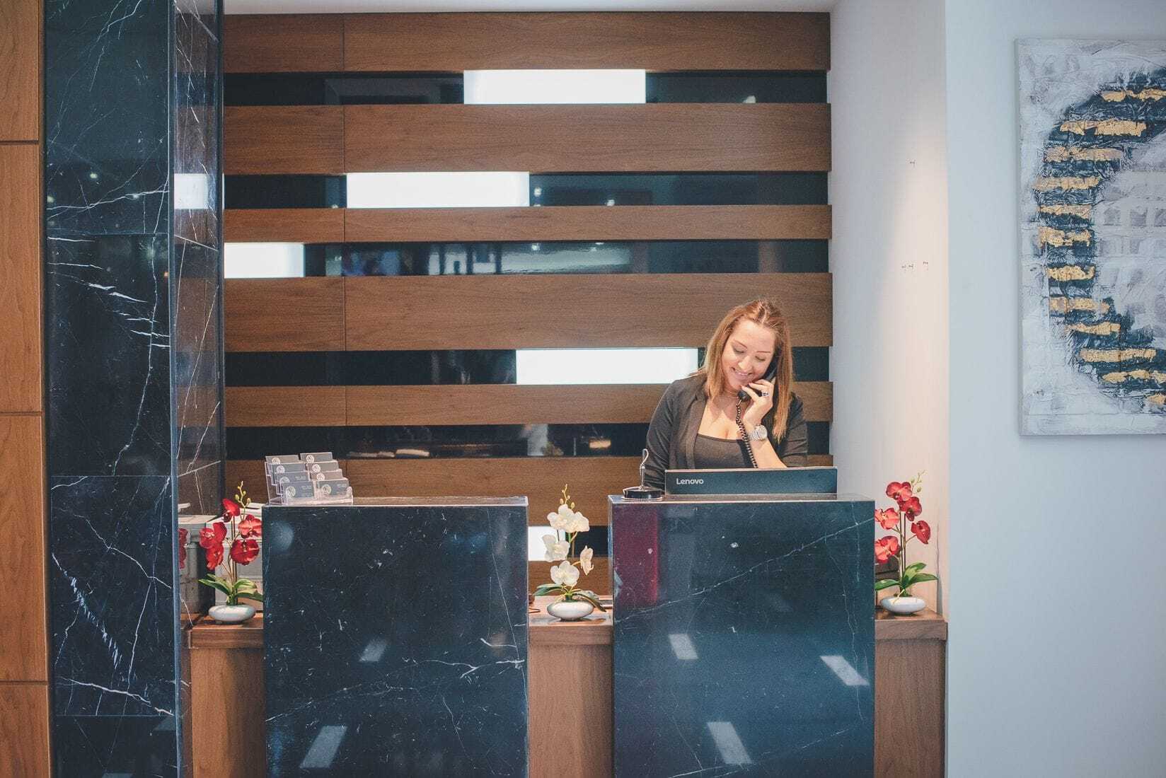 Louis V Hotel Beirut Exteriör bild