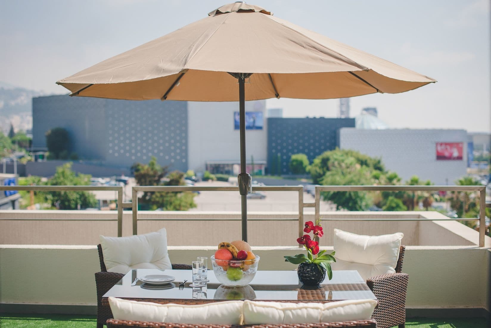 Louis V Hotel Beirut Exteriör bild