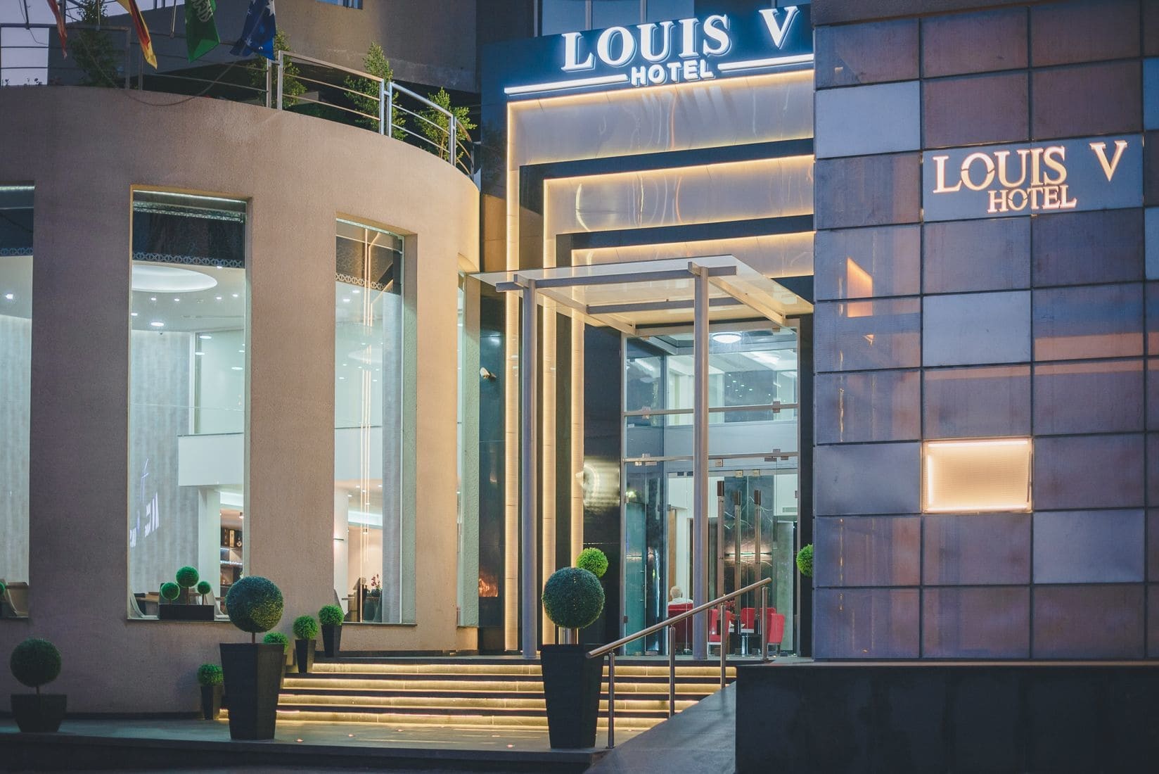 Louis V Hotel Beirut Exteriör bild